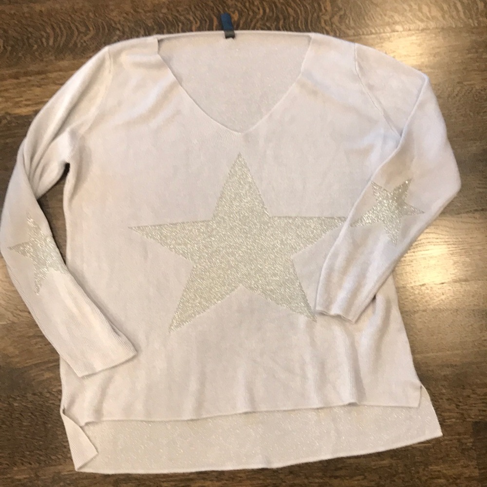 Lightweight star sweater